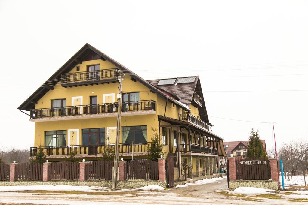 Pensiunea Roua Muntilor Sîmbăta de Sus Zewnętrze zdjęcie